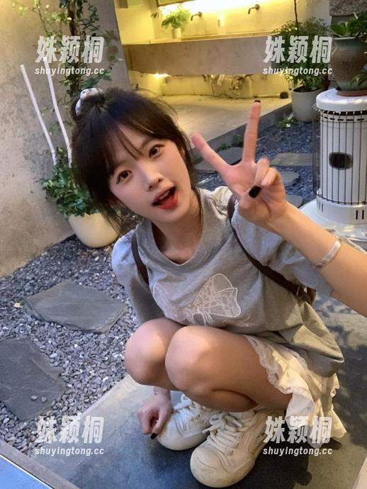 感受Hyoyeon (김효연)的无圣光魅力，Kawaiiphotobook图集带来前所未有的视觉震撼体验！